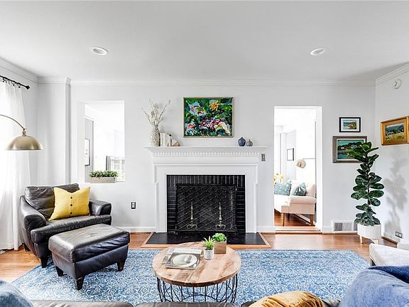 4th image of 4605 Bromley Ln