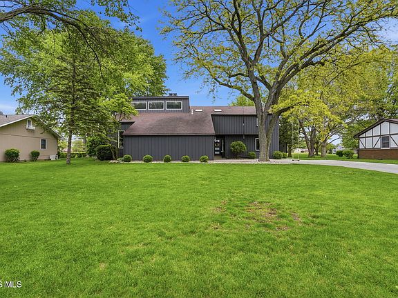4th image of 2923 Gleneagle Dr