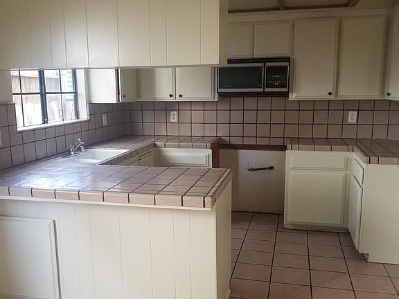 5th image of 4089 W 132nd St #A