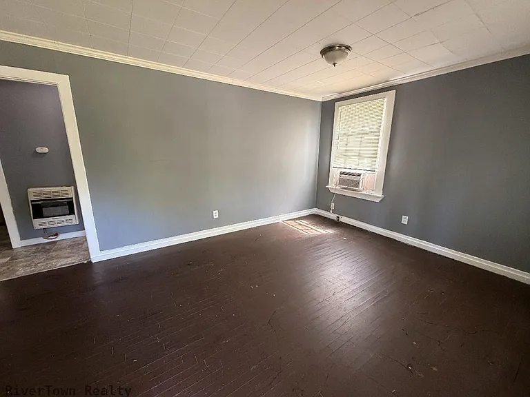 2718 Windsor Pkwy — Photo 11