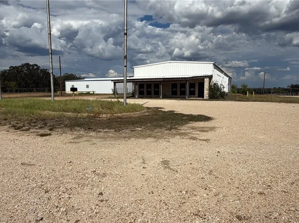 4437 S Highway 77, Rockdale, TX 76567