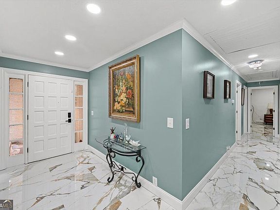 4th image of 14 Westwood Cir SW