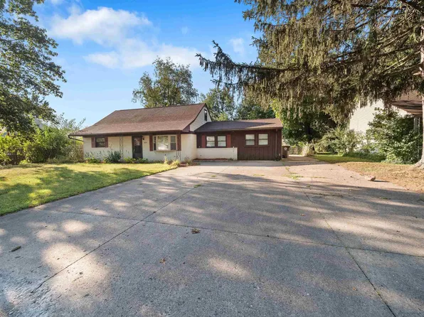 2630 Garden Park Dr, Fort Wayne, IN 46825