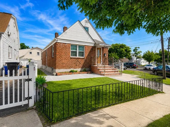 18604 Nashville Blvd, Springfield Gardens, NY 11413