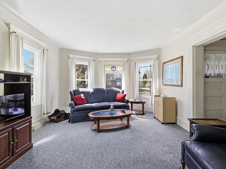 367 Broadway St #1 — Photo 2
