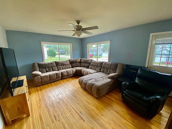 3rd image of 205 E 12th St