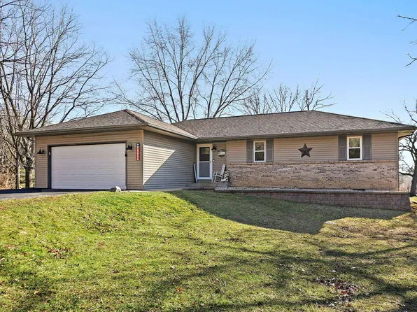 5135 Walnut Grove Dr, Poplar Grove, IL 61065
