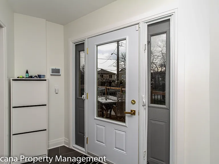 220 Cowley Ave — Photo 19