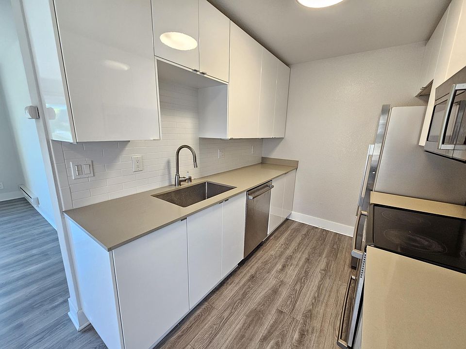 1st image of 66 Shoreline Ct #1