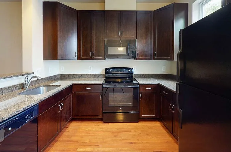 720 Barnes St NE — Photo 13