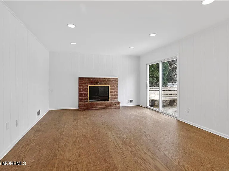 15 Harbor Ct — Photo 18