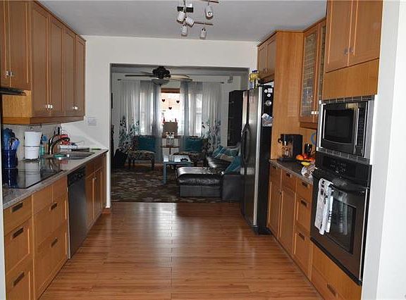 4th image of 6 Edie Ln
