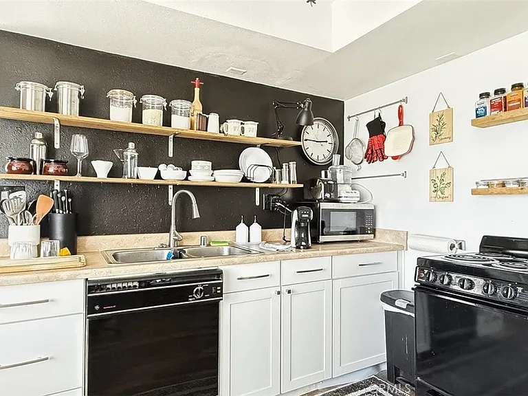 64281 Spyglass Ave — Photo 5