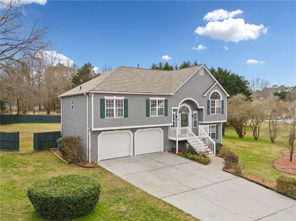 1379 Paddocks Way, Powder Springs, GA 30127