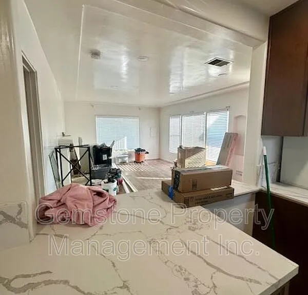 5017 College Ave — Photo 3