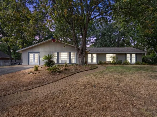 1715 Leisure Ln, Hideaway, TX 75771