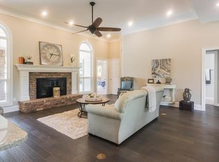 7117 Schafer St, Dallas, TX 75252