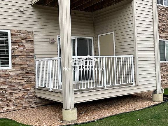 2nd image of 1590 Parkwood Dr APT 105