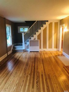 10 Townsend St, Glen Head, NY, 11545