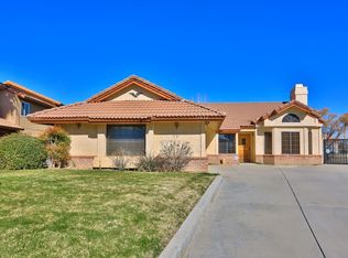 13990 Evergreen Ln, Victorville, CA 92395