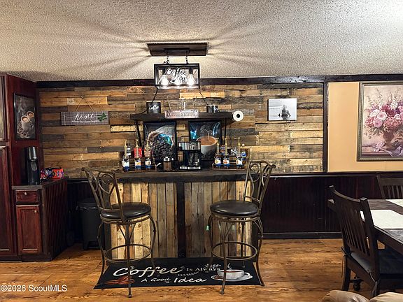 2nd image of 5641 Fleetwood Ln