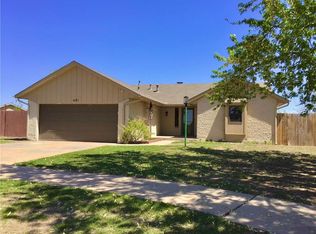 601 SW 21st St, Moore, OK 73160