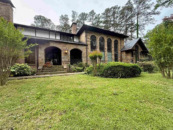 3rd image of 935 Brookridge Dr