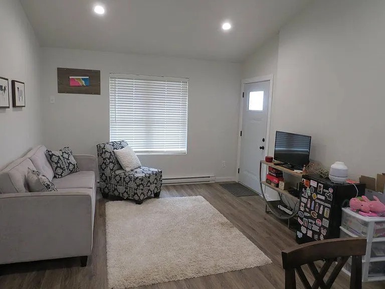 420 Franklin St — Photo 4
