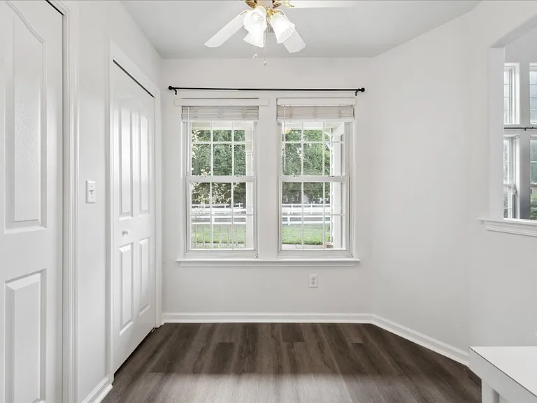 100 Post Oak Rd — Photo 10