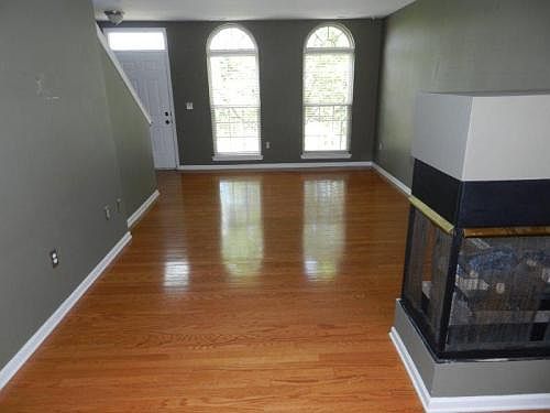 3rd image of 39617 Springwater Dr