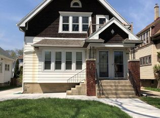 2447 N 69th St, Wauwatosa, WI 53213