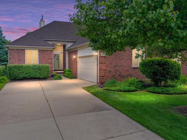 49474 N Glacier, Northville, MI 48168