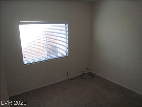 4th image of 1700 Flores Ln