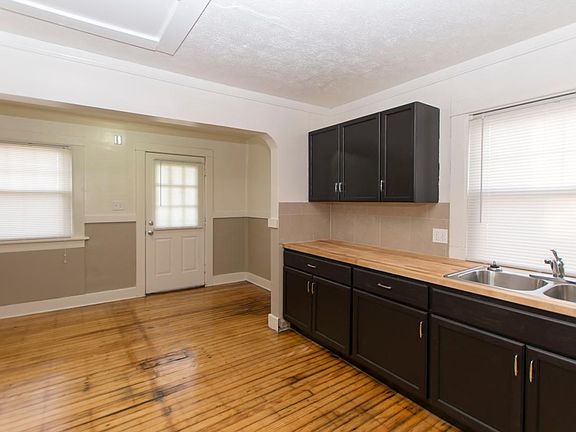 4th image of 23 Camden Ave