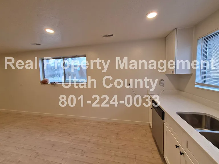 1148 W 100 N — Photo 30