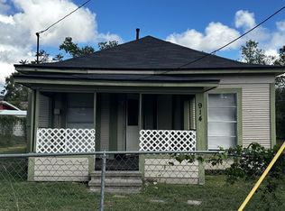 914 W Curtis Ave, Orange, TX 77630