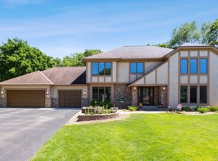 1254 Wilderness Curv, Eagan, MN 55123