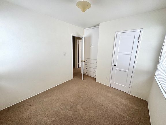 5th image of 1041 Ocean Park Blvd #D