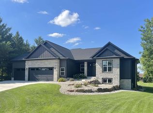 3156 Breeze Dr, Sun Prairie, WI 53590