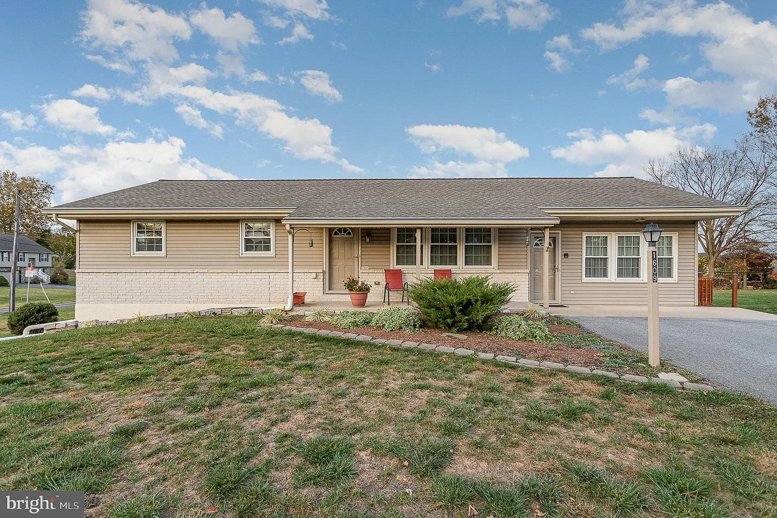 1609 Campus Rd photo 1