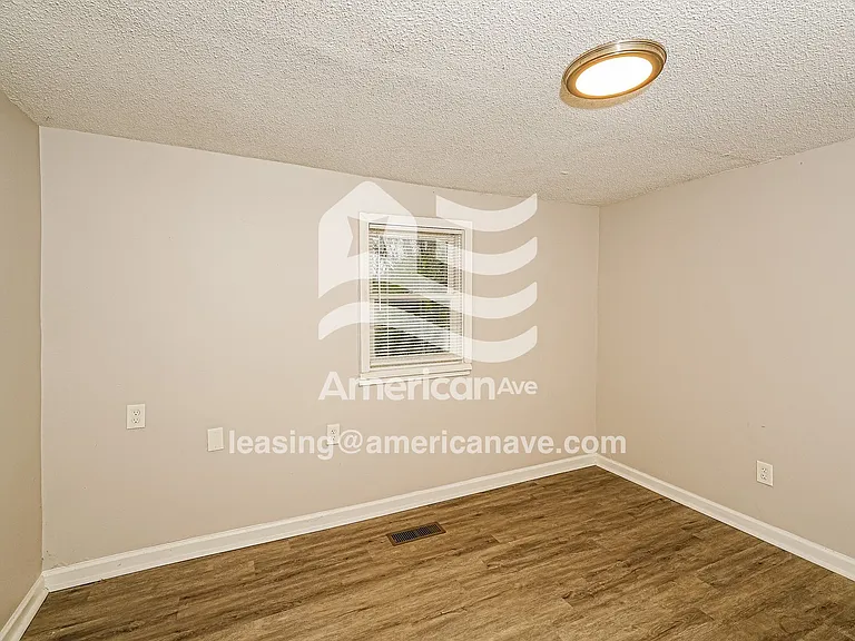 1483911_005_dining_room_5.jpg