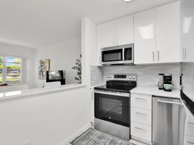 175 Fanshaw E, Boca Raton, FL