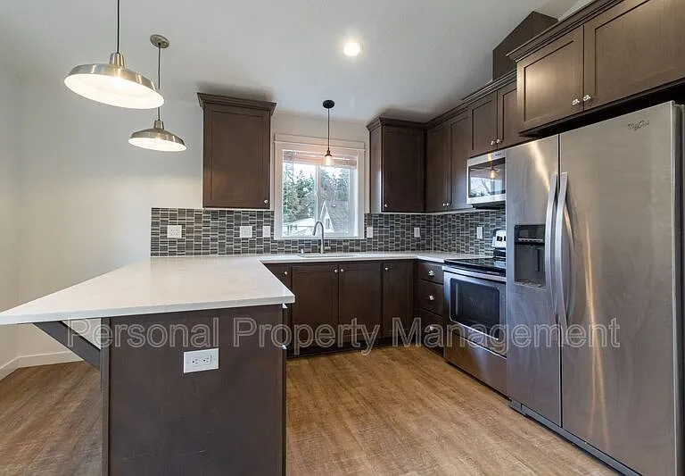 3308 E 24th Cir — Photo 5