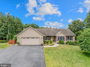 81 Fairview Oaks Ln, Berkeley Springs, WV 25411