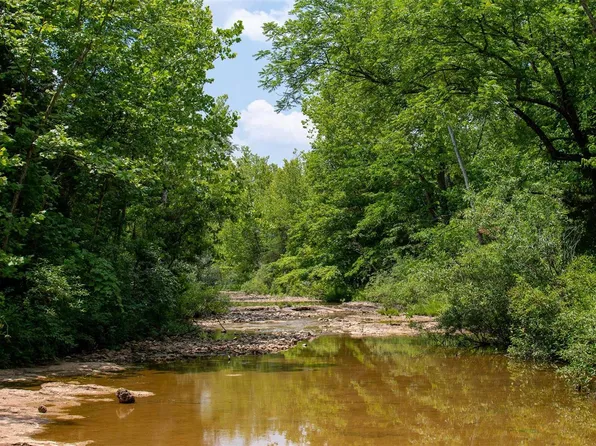10673 S Bridge Dr, Dittmer, MO 63023