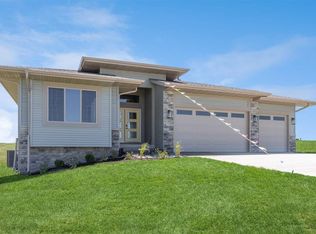 3330 Sunflower St, Ely, IA 52340