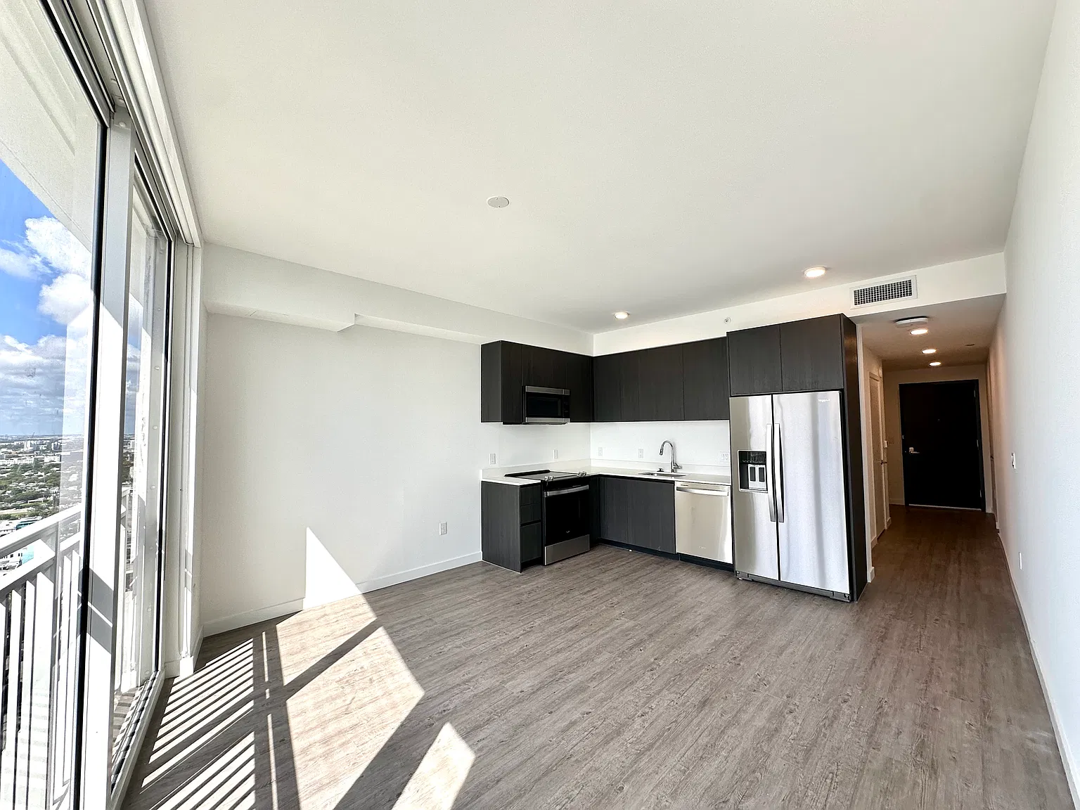 Studio, 464 sqft, $2,155 — Photo 2