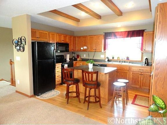 2nd image of 715 Lakewood Trl