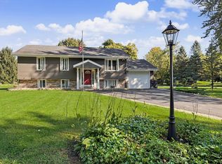 S88W30964 Meyer Dr, Mukwonago, WI 53149