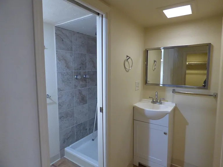 609 Terry Street — Photo 5